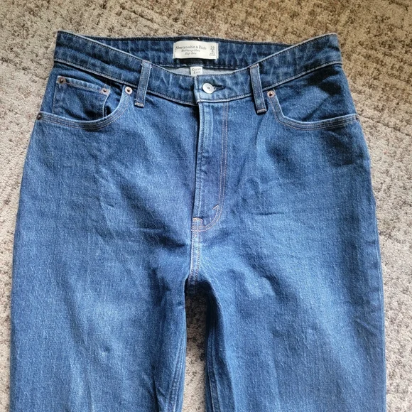 A&F Curve Love The Vintage Flare High Rise Jeans Raw Hem Size 29 Tall - Picture 5 of 15